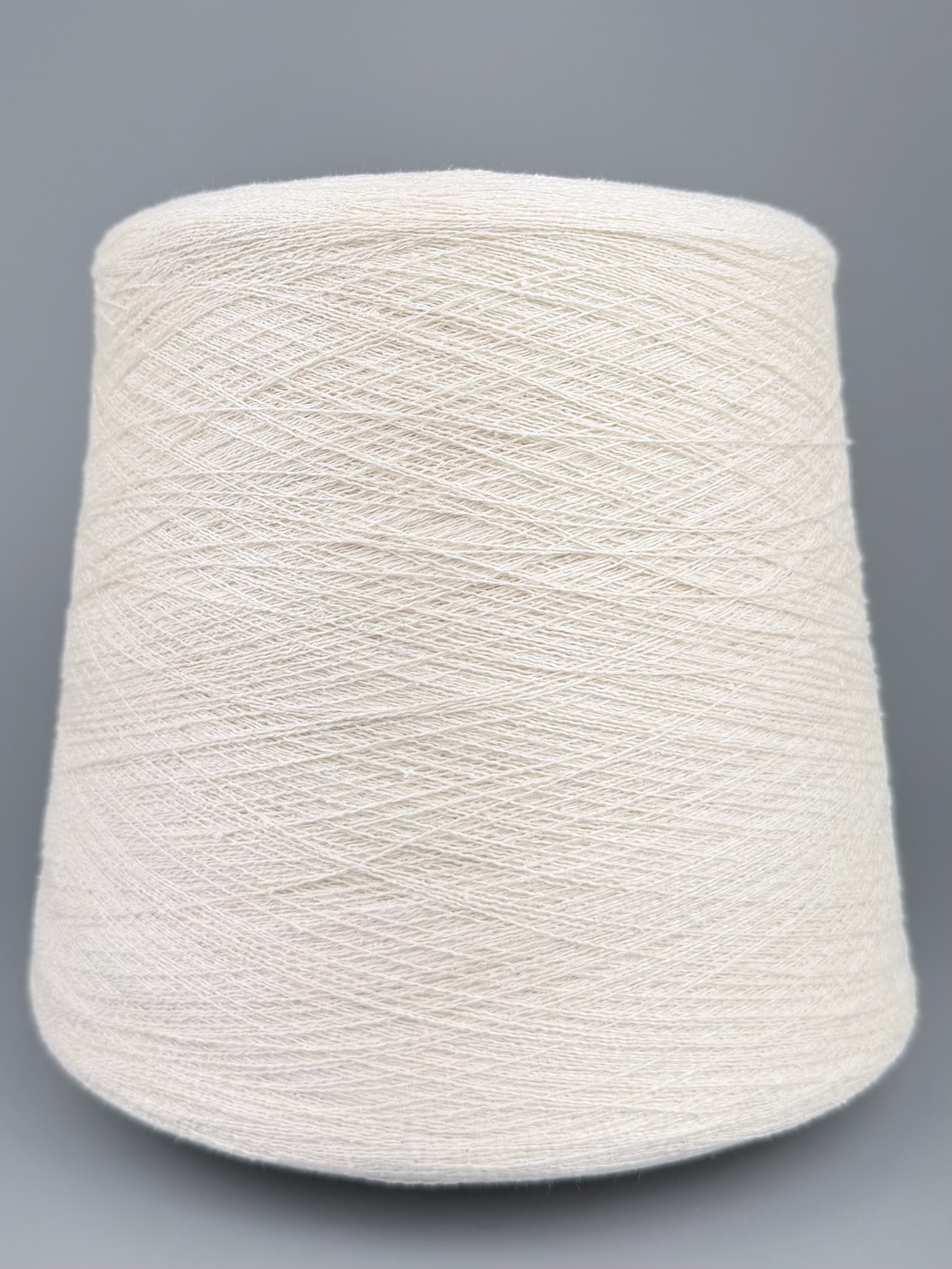 Toscano S.r.L. Art. Spezz 852 Nm 2/34 – Garn aus Seide, Baumwolle und Viskose col. Perlweiss 2030 foto 2